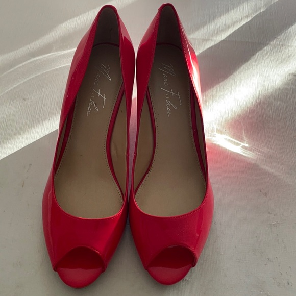 Marc Fisher Shoes - Marc Fisher New, still in the box, sandals 👡 in beautiful red.